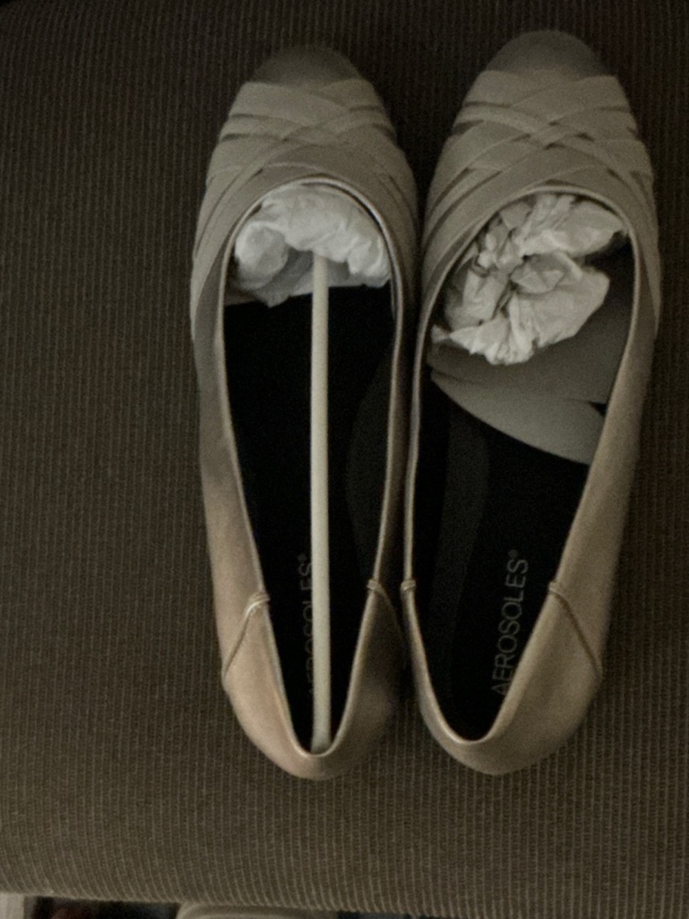 AEROSOLES Women's Taupe Crisscross Round-Toe Flats